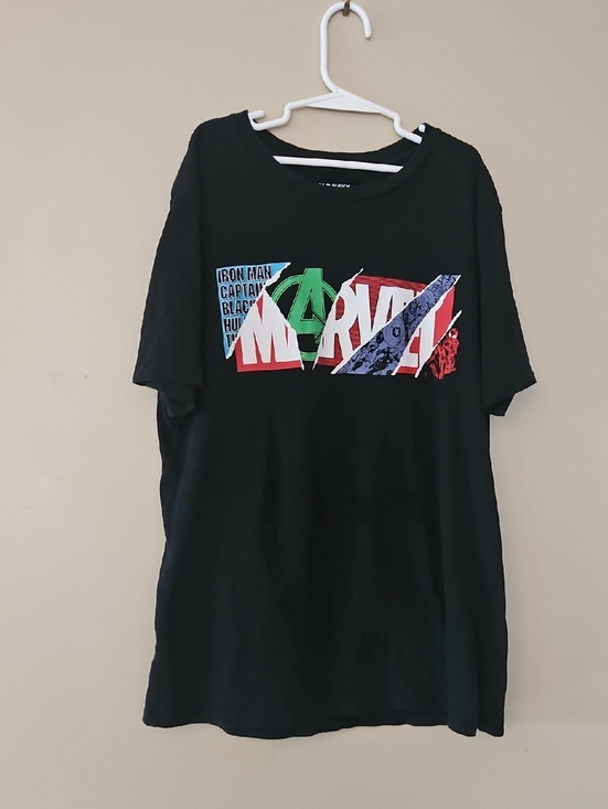 Old Navy Other - Marvel Logo Boys Sz Xl Black Graphic Tee